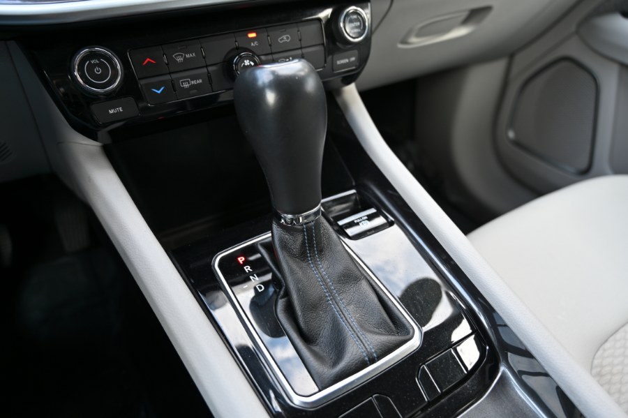 2022 Jeep Compass Latitude, available for sale in Waterbury, Connecticut | Highline Car Connection. Waterbury, Connecticut 2022 Jeep Compass Latitude, available for sale in Waterbury, Connecticut | Highline Car Connection. Waterbury, Connecticut