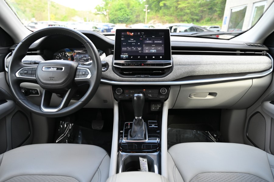 2022 Jeep Compass Latitude, available for sale in Waterbury, Connecticut | Highline Car Connection. Waterbury, Connecticut 2022 Jeep Compass Latitude, available for sale in Waterbury, Connecticut | Highline Car Connection. Waterbury, Connecticut