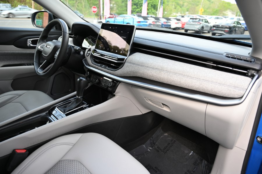 2022 Jeep Compass Latitude, available for sale in Waterbury, Connecticut | Highline Car Connection. Waterbury, Connecticut 2022 Jeep Compass Latitude, available for sale in Waterbury, Connecticut | Highline Car Connection. Waterbury, Connecticut