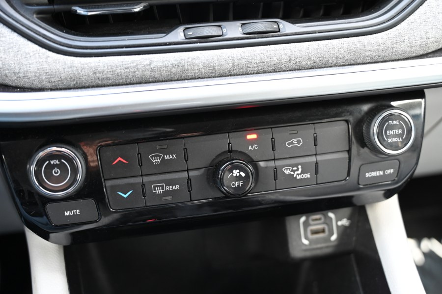 2022 Jeep Compass Latitude, available for sale in Waterbury, Connecticut | Highline Car Connection. Waterbury, Connecticut 2022 Jeep Compass Latitude, available for sale in Waterbury, Connecticut | Highline Car Connection. Waterbury, Connecticut