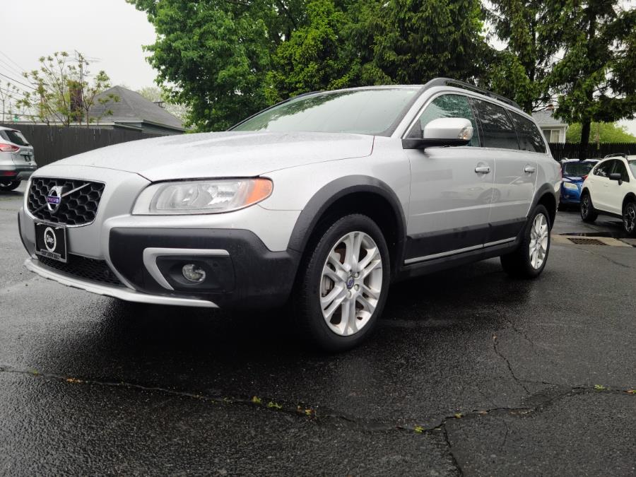 Used 2016 Volvo XC70 in Milford, Connecticut | Chip's Auto Sales Inc. Milford, Connecticut