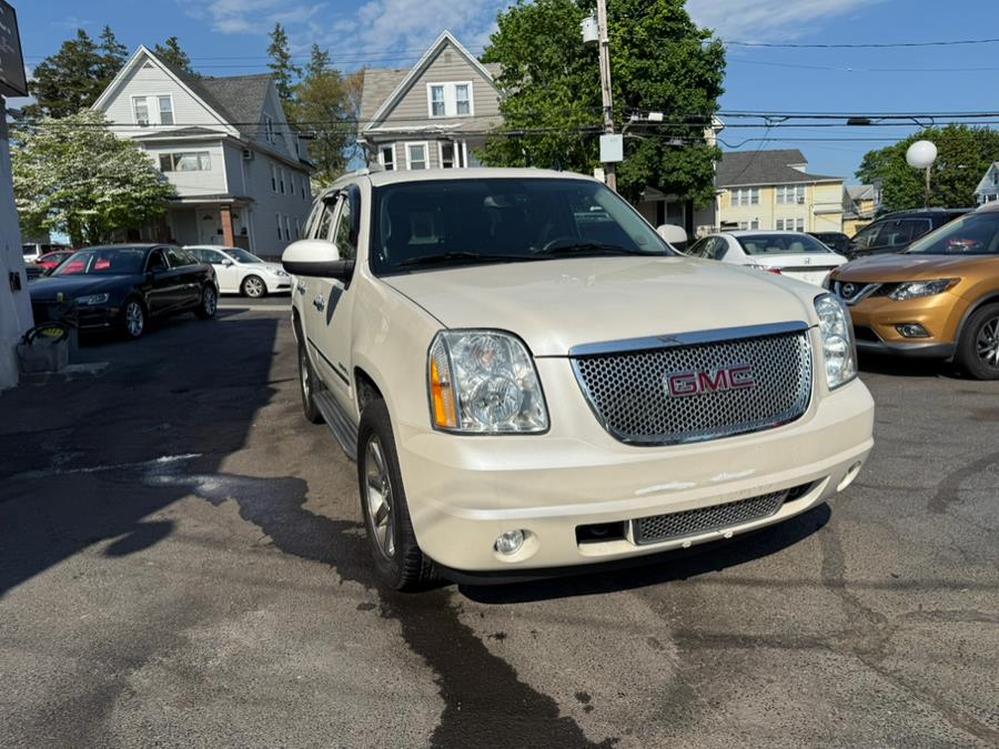 2014 GMC Yukon AWD 4dr Denali, available for sale in Bridgeport, Connecticut | CT Auto. Bridgeport, Connecticut 2014 GMC Yukon AWD 4dr Denali, available for sale in Bridgeport, Connecticut | CT Auto. Bridgeport, Connecticut