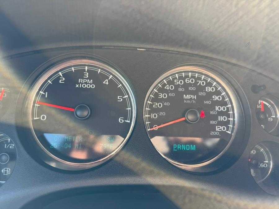 2014 GMC Yukon AWD 4dr Denali, available for sale in Bridgeport, Connecticut | CT Auto. Bridgeport, Connecticut 2014 GMC Yukon AWD 4dr Denali, available for sale in Bridgeport, Connecticut | CT Auto. Bridgeport, Connecticut
