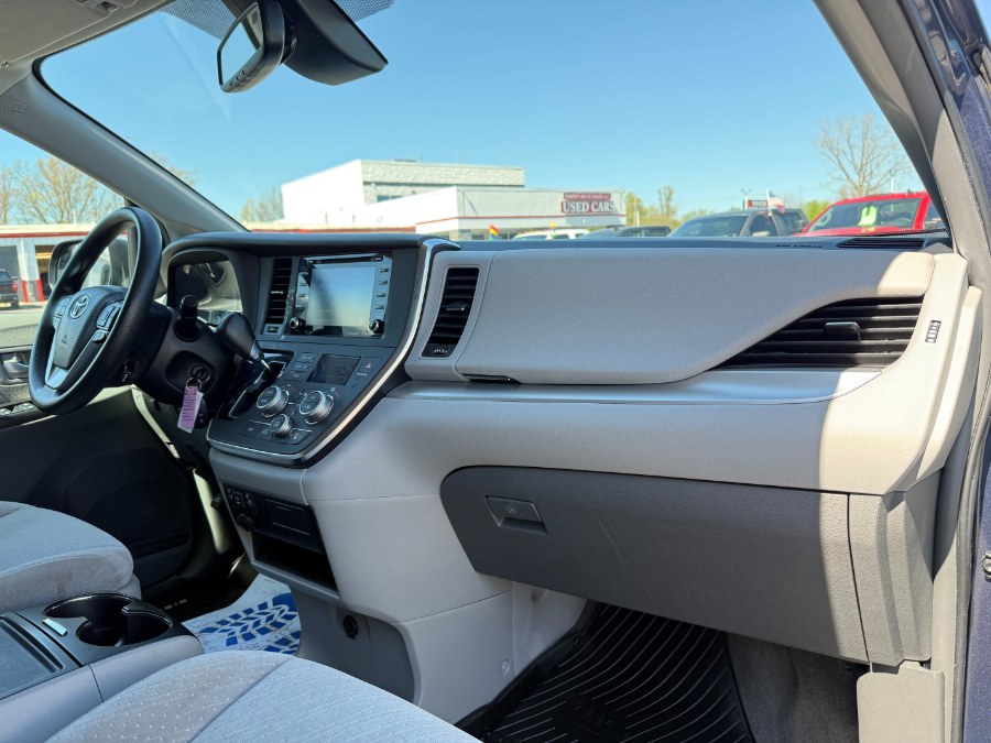 2018 Toyota Sienna LE AWD 7-Passenger (Natl), available for sale in Ortonville, Michigan | Marsh Auto Sales LLC. Ortonville, Michigan 2018 Toyota Sienna LE AWD 7-Passenger (Natl), available for sale in Ortonville, Michigan | Marsh Auto Sales LLC. Ortonville, Michigan