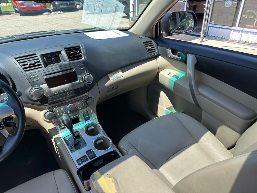 2012 Toyota Highlander 4WD 4dr V6 SE (Natl), available for sale in Beavercreek, Ohio | Wholesale Direct Motors. Beavercreek, Ohio 2012 Toyota Highlander 4WD 4dr V6 SE (Natl), available for sale in Beavercreek, Ohio | Wholesale Direct Motors. Beavercreek, Ohio