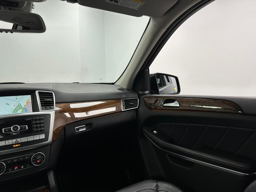 2013 Mercedes-Benz GL-Class 4MATIC 4dr GL 550, available for sale in Elizabeth, New Jersey | M Auto Group. Elizabeth, New Jersey 2013 Mercedes-Benz GL-Class 4MATIC 4dr GL 550, available for sale in Elizabeth, New Jersey | M Auto Group. Elizabeth, New Jersey