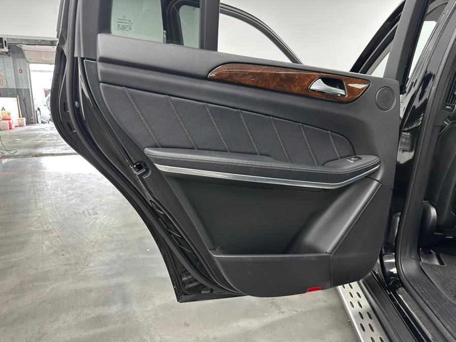2013 Mercedes-Benz GL-Class 4MATIC 4dr GL 550, available for sale in Elizabeth, New Jersey | M Auto Group. Elizabeth, New Jersey 2013 Mercedes-Benz GL-Class 4MATIC 4dr GL 550, available for sale in Elizabeth, New Jersey | M Auto Group. Elizabeth, New Jersey