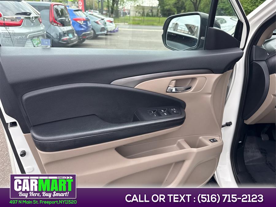 2017 Honda Pilot EX-L w/Honda Sensing AWD, available for sale in Freeport, New York | Carmart One LLC. Freeport, New York 2017 Honda Pilot EX-L w/Honda Sensing AWD, available for sale in Freeport, New York | Carmart One LLC. Freeport, New York