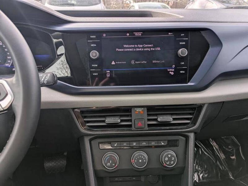 2022 Volkswagen Taos SE FWD, available for sale in Long Island City, New York | Luxury Of Queens. Long Island City, New York 2022 Volkswagen Taos SE FWD, available for sale in Long Island City, New York | Luxury Of Queens. Long Island City, New York
