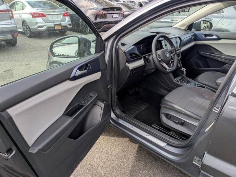 2022 Volkswagen Taos SE FWD, available for sale in Long Island City, New York | Luxury Of Queens. Long Island City, New York 2022 Volkswagen Taos SE FWD, available for sale in Long Island City, New York | Luxury Of Queens. Long Island City, New York