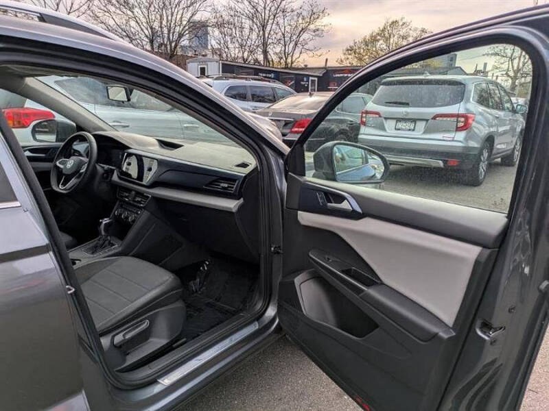 2022 Volkswagen Taos SE FWD, available for sale in Long Island City, New York | Luxury Of Queens. Long Island City, New York 2022 Volkswagen Taos SE FWD, available for sale in Long Island City, New York | Luxury Of Queens. Long Island City, New York