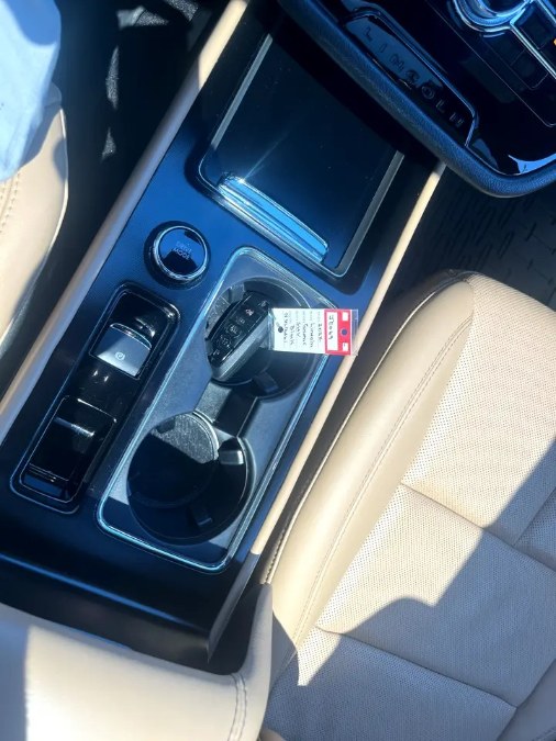 2022 Lincoln Corsair Reserve AWD, available for sale in Branford, Connecticut | J&E Auto Sales LLC. Branford, Connecticut 2022 Lincoln Corsair Reserve AWD, available for sale in Branford, Connecticut | J&E Auto Sales LLC. Branford, Connecticut
