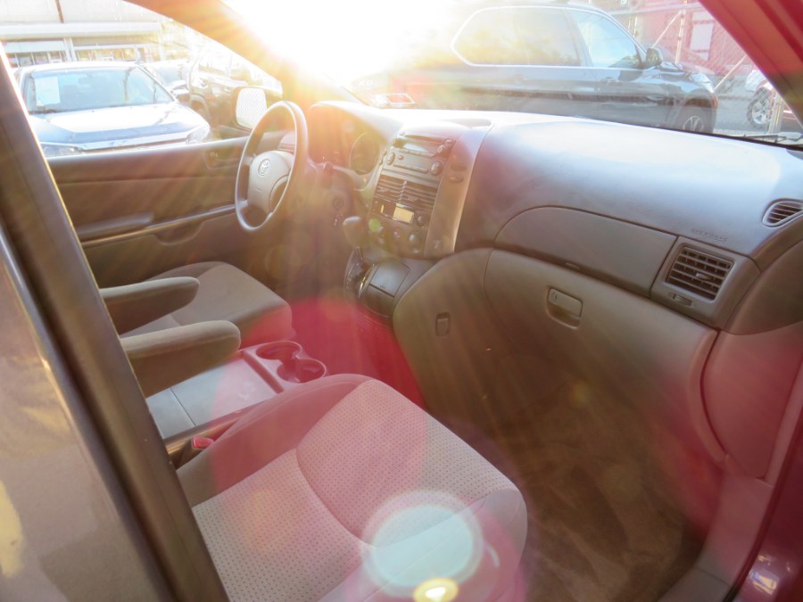 2008 Toyota Sienna 5dr 7-Pass Van LE FWD (Natl), available for sale in Middle Village, New York | Road Masters II INC. Middle Village, New York 2008 Toyota Sienna 5dr 7-Pass Van LE FWD (Natl), available for sale in Middle Village, New York | Road Masters II INC. Middle Village, New York