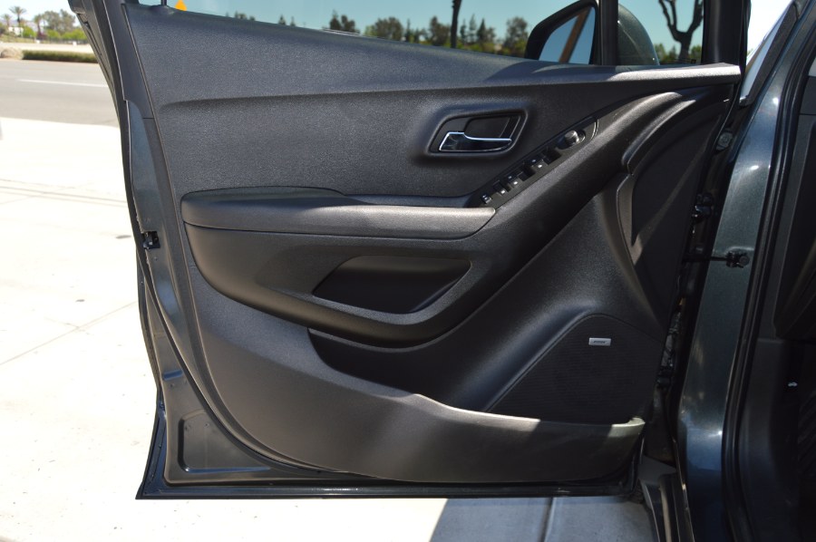 2018 Chevrolet Trax AWD 4dr LT, available for sale in Moreno Valley, California | Fusion Motors Inc. Moreno Valley, California 2018 Chevrolet Trax AWD 4dr LT, available for sale in Moreno Valley, California | Fusion Motors Inc. Moreno Valley, California