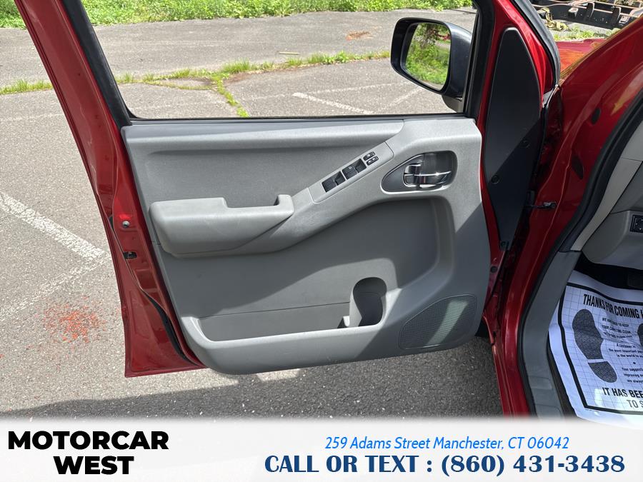 2013 Nissan Frontier 4WD Crew Cab SWB Auto SV, available for sale in Manchester, Connecticut | Motorcar West. Manchester, Connecticut 2013 Nissan Frontier 4WD Crew Cab SWB Auto SV, available for sale in Manchester, Connecticut | Motorcar West. Manchester, Connecticut
