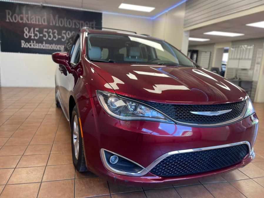 Used 2017 Chrysler Pacifica in Suffern, New York | Rockland Motor Sport. Suffern, New York