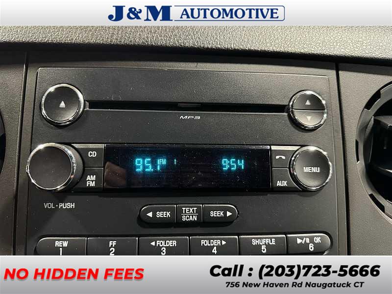 2015 Ford Super Duty F-250 Srw XL, available for sale in Naugatuck, Connecticut | J&M Automotive Sls&Svc LLC. Naugatuck, Connecticut 2015 Ford Super Duty F-250 Srw XL, available for sale in Naugatuck, Connecticut | J&M Automotive Sls&Svc LLC. Naugatuck, Connecticut