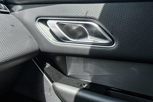 2019 Land Rover Range Rover Velar R-Dynamic SE, available for sale in Great Neck, New York | Camy Cars. Great Neck, New York 2019 Land Rover Range Rover Velar R-Dynamic SE, available for sale in Great Neck, New York | Camy Cars. Great Neck, New York