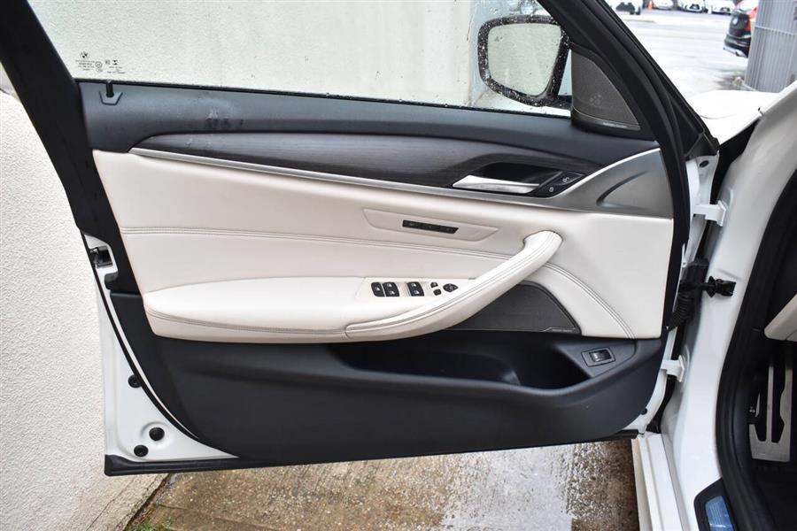 2021 BMW 5 Series 540i 4dr Sedan, available for sale in Great Neck, New York | Camy Cars. Great Neck, New York 2021 BMW 5 Series 540i 4dr Sedan, available for sale in Great Neck, New York | Camy Cars. Great Neck, New York