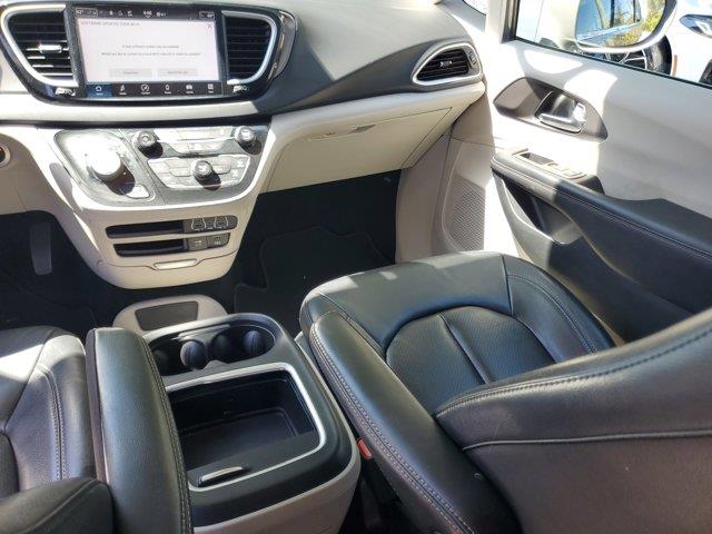 2022 Chrysler Pacifica Touring L, available for sale in Fort Lauderdale, Florida | CarLux Fort Lauderdale. Fort Lauderdale, Florida 2022 Chrysler Pacifica Touring L, available for sale in Fort Lauderdale, Florida | CarLux Fort Lauderdale. Fort Lauderdale, Florida