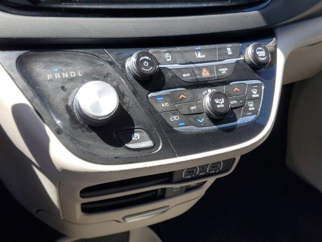 2022 Chrysler Pacifica Touring L, available for sale in Fort Lauderdale, Florida | CarLux Fort Lauderdale. Fort Lauderdale, Florida 2022 Chrysler Pacifica Touring L, available for sale in Fort Lauderdale, Florida | CarLux Fort Lauderdale. Fort Lauderdale, Florida