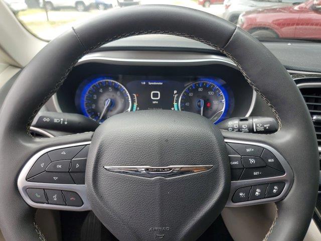 2022 Chrysler Pacifica Touring L, available for sale in Fort Lauderdale, Florida | CarLux Fort Lauderdale. Fort Lauderdale, Florida 2022 Chrysler Pacifica Touring L, available for sale in Fort Lauderdale, Florida | CarLux Fort Lauderdale. Fort Lauderdale, Florida