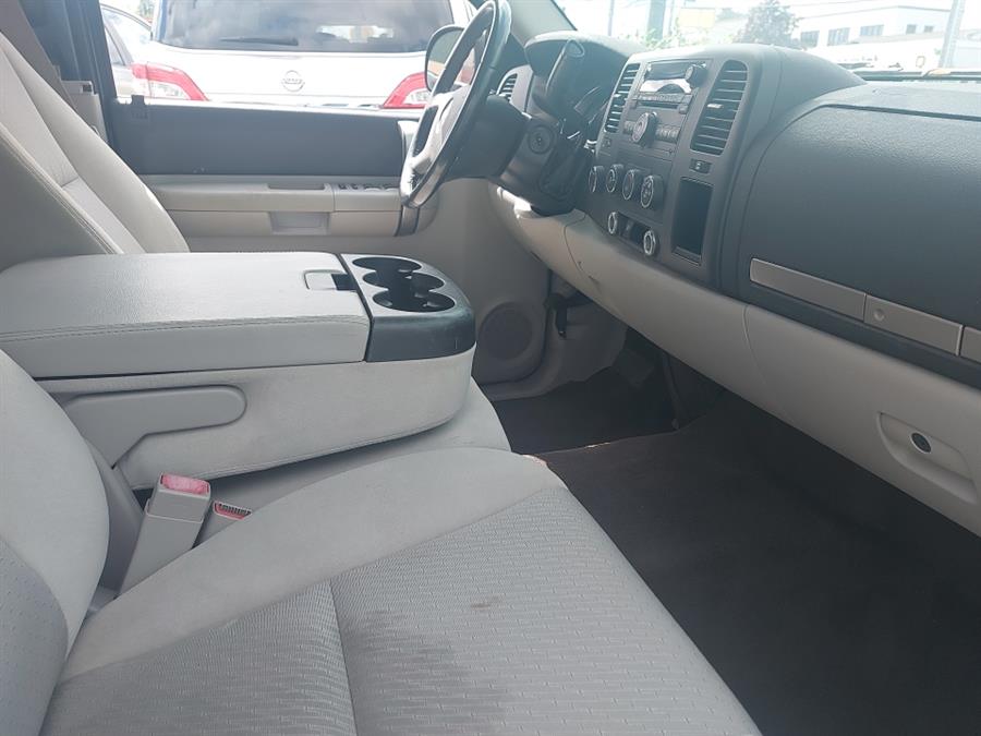2009 Chevrolet Silverado 1500 4WD Ext Cab 143.5" LT, available for sale in West Hartford, Connecticut | Chadrad Motors llc. West Hartford, Connecticut 2009 Chevrolet Silverado 1500 4WD Ext Cab 143.5" LT, available for sale in West Hartford, Connecticut | Chadrad Motors llc. West Hartford, Connecticut