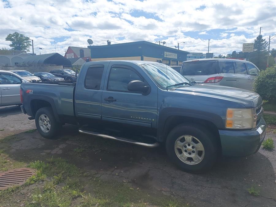 2009 Chevrolet Silverado 1500 4WD Ext Cab 143.5" LT, available for sale in West Hartford, Connecticut | Chadrad Motors llc. West Hartford, Connecticut 2009 Chevrolet Silverado 1500 4WD Ext Cab 143.5" LT, available for sale in West Hartford, Connecticut | Chadrad Motors llc. West Hartford, Connecticut