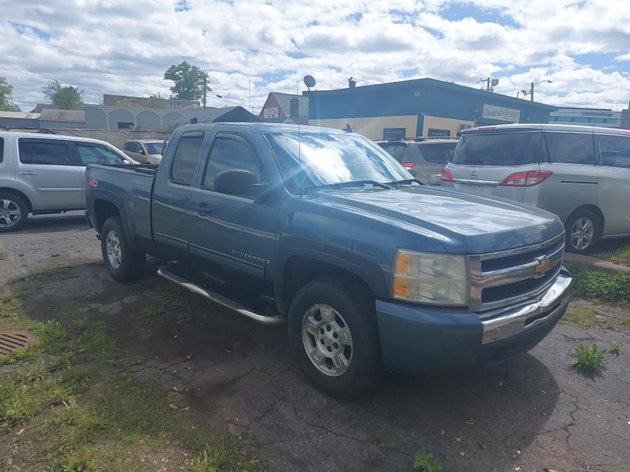 2009 Chevrolet Silverado 1500 4WD Ext Cab 143.5" LT, available for sale in West Hartford, Connecticut | Chadrad Motors llc. West Hartford, Connecticut 2009 Chevrolet Silverado 1500 4WD Ext Cab 143.5" LT, available for sale in West Hartford, Connecticut | Chadrad Motors llc. West Hartford, Connecticut