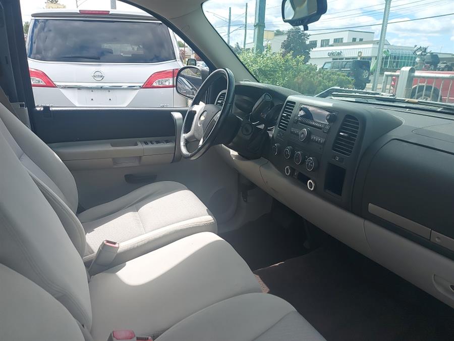 2009 Chevrolet Silverado 1500 4WD Ext Cab 143.5" LT, available for sale in West Hartford, Connecticut | Chadrad Motors llc. West Hartford, Connecticut 2009 Chevrolet Silverado 1500 4WD Ext Cab 143.5" LT, available for sale in West Hartford, Connecticut | Chadrad Motors llc. West Hartford, Connecticut