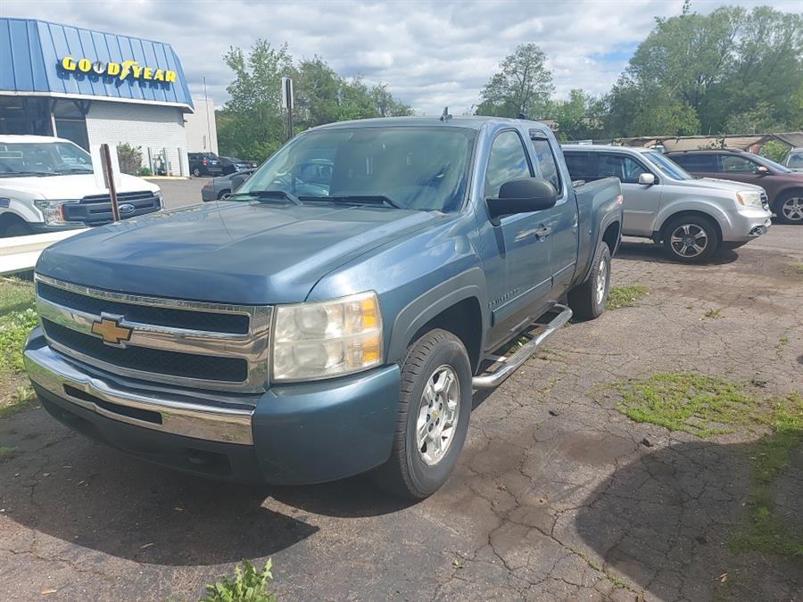 2009 Chevrolet Silverado 1500 4WD Ext Cab 143.5" LT, available for sale in West Hartford, Connecticut | Chadrad Motors llc. West Hartford, Connecticut 2009 Chevrolet Silverado 1500 4WD Ext Cab 143.5" LT, available for sale in West Hartford, Connecticut | Chadrad Motors llc. West Hartford, Connecticut