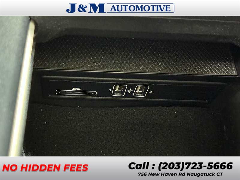 2015 Mercedes-benz C-class C 300 Luxury, available for sale in Naugatuck, Connecticut | J&M Automotive Sls&Svc LLC. Naugatuck, Connecticut 2015 Mercedes-benz C-class C 300 Luxury, available for sale in Naugatuck, Connecticut | J&M Automotive Sls&Svc LLC. Naugatuck, Connecticut
