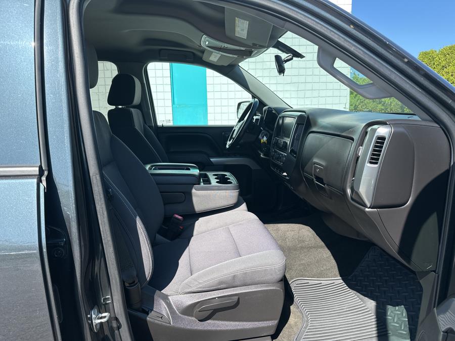 2018 Chevrolet Silverado 1500 4WD Crew Cab 143.5" LT w/2LT, available for sale in Milford, Connecticut | Dealertown Auto Wholesalers. Milford, Connecticut 2018 Chevrolet Silverado 1500 4WD Crew Cab 143.5" LT w/2LT, available for sale in Milford, Connecticut | Dealertown Auto Wholesalers. Milford, Connecticut