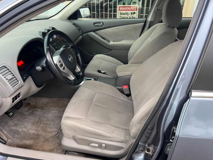 2010 Nissan Altima 4dr Sdn I4 CVT 2.5 S, available for sale in Bristol, Connecticut | Bristol Auto Center LLC. Bristol, Connecticut 2010 Nissan Altima 4dr Sdn I4 CVT 2.5 S, available for sale in Bristol, Connecticut | Bristol Auto Center LLC. Bristol, Connecticut