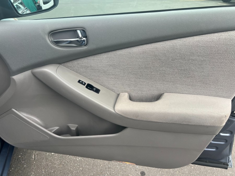 2010 Nissan Altima 4dr Sdn I4 CVT 2.5 S, available for sale in Bristol, Connecticut | Bristol Auto Center LLC. Bristol, Connecticut 2010 Nissan Altima 4dr Sdn I4 CVT 2.5 S, available for sale in Bristol, Connecticut | Bristol Auto Center LLC. Bristol, Connecticut