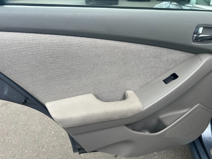 2010 Nissan Altima 4dr Sdn I4 CVT 2.5 S, available for sale in Bristol, Connecticut | Bristol Auto Center LLC. Bristol, Connecticut 2010 Nissan Altima 4dr Sdn I4 CVT 2.5 S, available for sale in Bristol, Connecticut | Bristol Auto Center LLC. Bristol, Connecticut