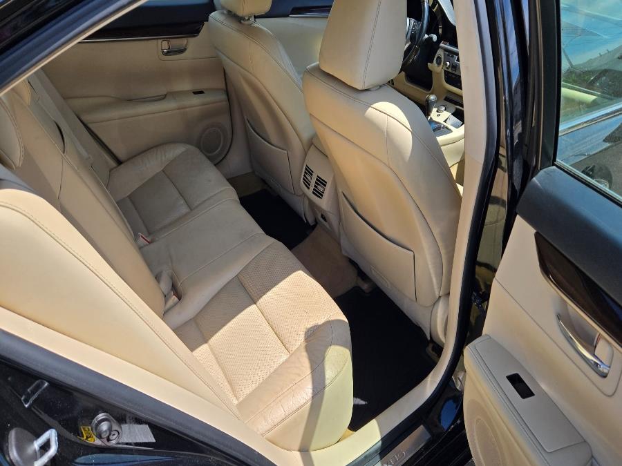 2014 Lexus ES 350 4dr Sdn, available for sale in West Haven, Connecticut | Uzun Auto. West Haven, Connecticut 2014 Lexus ES 350 4dr Sdn, available for sale in West Haven, Connecticut | Uzun Auto. West Haven, Connecticut