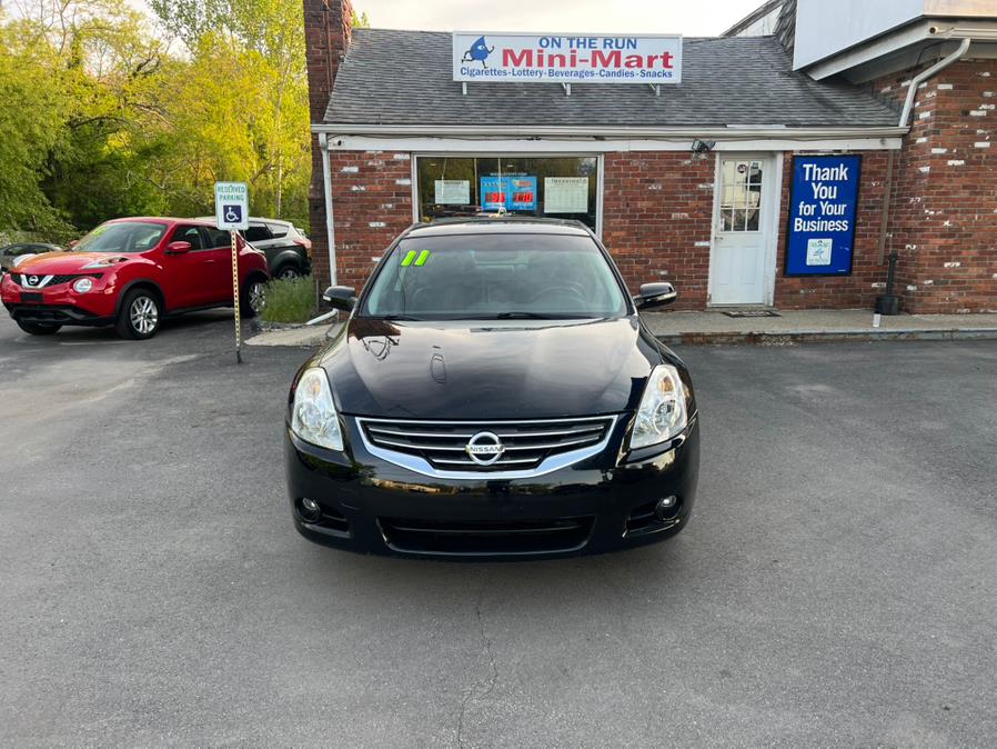 Used 2011 Nissan Altima in Swansea, Massachusetts | Gas On The Run. Swansea, Massachusetts