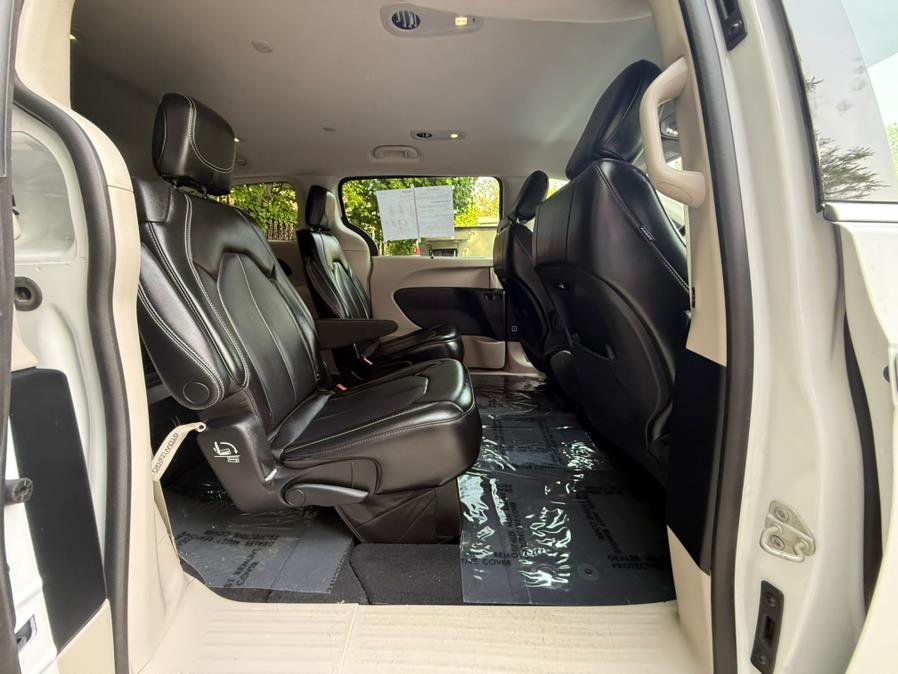 2023 Chrysler Pacifica Touring L FWD, available for sale in Newark, New Jersey | Champion Of Newark. Newark, New Jersey 2023 Chrysler Pacifica Touring L FWD, available for sale in Newark, New Jersey | Champion Of Newark. Newark, New Jersey