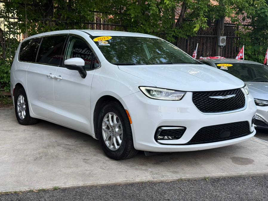 2023 Chrysler Pacifica Touring L FWD, available for sale in Newark, New Jersey | Champion Of Newark. Newark, New Jersey 2023 Chrysler Pacifica Touring L FWD, available for sale in Newark, New Jersey | Champion Of Newark. Newark, New Jersey