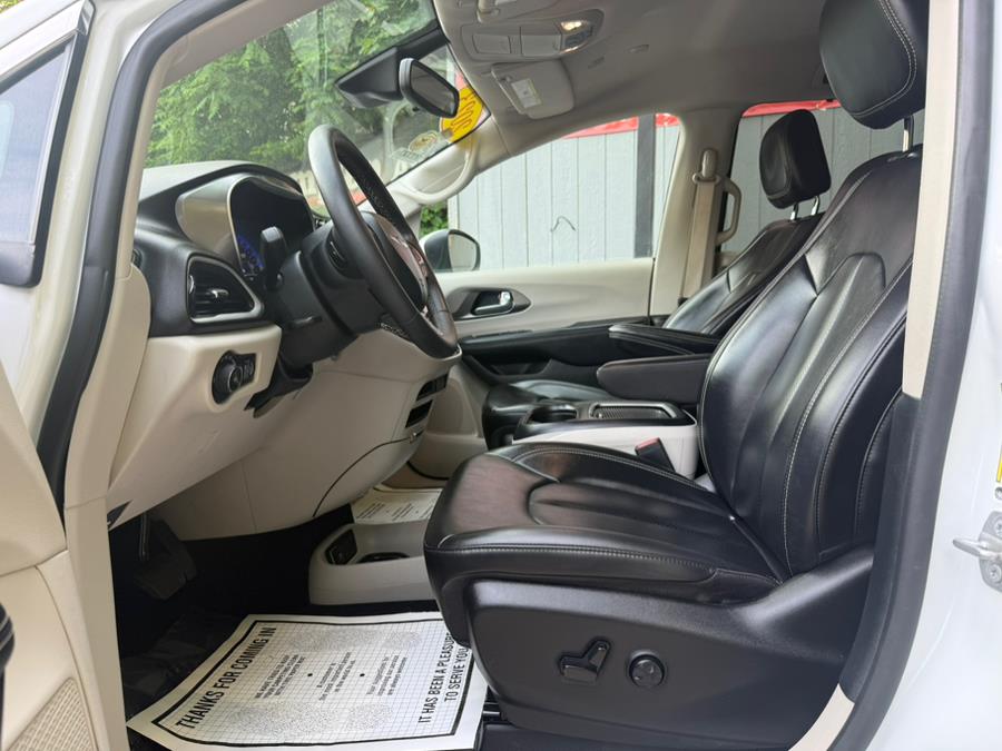 2023 Chrysler Pacifica Touring L FWD, available for sale in Newark, New Jersey | Champion Of Newark. Newark, New Jersey 2023 Chrysler Pacifica Touring L FWD, available for sale in Newark, New Jersey | Champion Of Newark. Newark, New Jersey