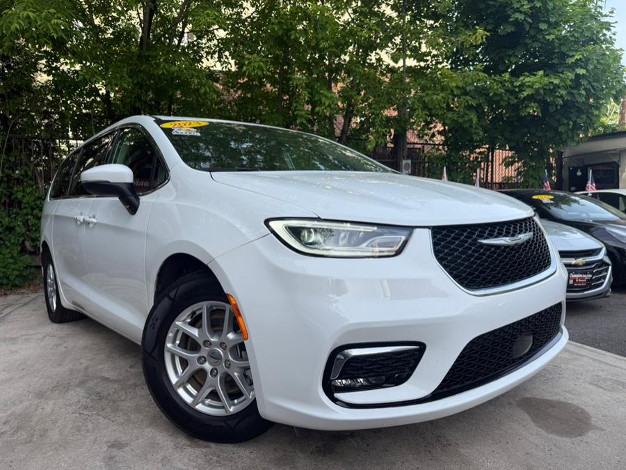 2023 Chrysler Pacifica Touring L FWD, available for sale in Newark, New Jersey | Champion Of Newark. Newark, New Jersey 2023 Chrysler Pacifica Touring L FWD, available for sale in Newark, New Jersey | Champion Of Newark. Newark, New Jersey