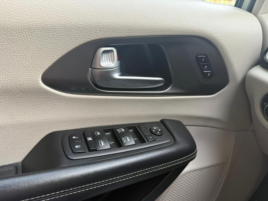 2023 Chrysler Pacifica Touring L FWD, available for sale in Newark, New Jersey | Champion Of Newark. Newark, New Jersey 2023 Chrysler Pacifica Touring L FWD, available for sale in Newark, New Jersey | Champion Of Newark. Newark, New Jersey