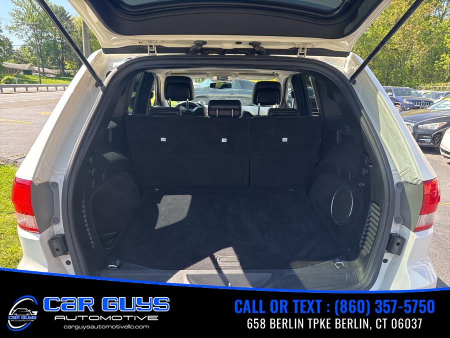 2012 Jeep Grand Cherokee 4WD 4dr Laredo, available for sale in Berlin, Connecticut | Car Guys Automotive LLC. Berlin, Connecticut 2012 Jeep Grand Cherokee 4WD 4dr Laredo, available for sale in Berlin, Connecticut | Car Guys Automotive LLC. Berlin, Connecticut