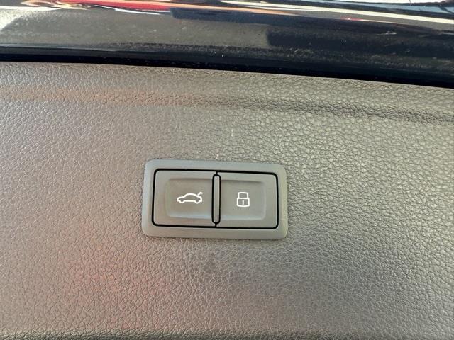 2018 Audi Q5 2.0T Premium Plus, available for sale in Stratford, Connecticut | Wiz Leasing Inc. Stratford, Connecticut 2018 Audi Q5 2.0T Premium Plus, available for sale in Stratford, Connecticut | Wiz Leasing Inc. Stratford, Connecticut