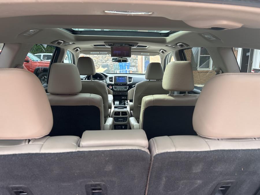 2016 Honda Pilot AWD 4dr Elite w/RES & Navi, available for sale in Shelton, Connecticut | Center Motorsports LLC. Shelton, Connecticut 2016 Honda Pilot AWD 4dr Elite w/RES & Navi, available for sale in Shelton, Connecticut | Center Motorsports LLC. Shelton, Connecticut
