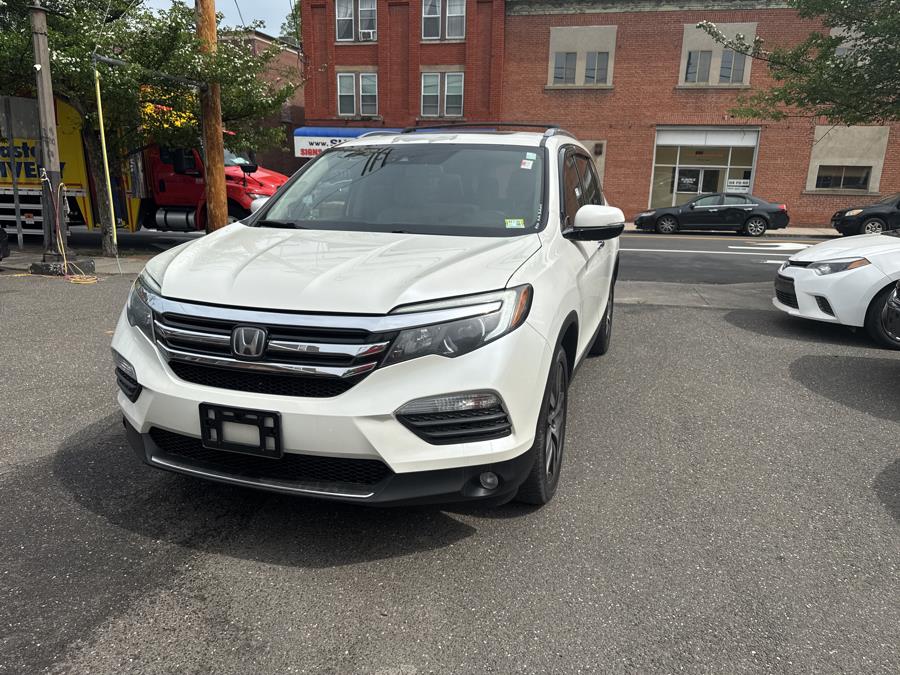 Used 2016 Honda Pilot in Shelton, Connecticut | Center Motorsports LLC. Shelton, Connecticut