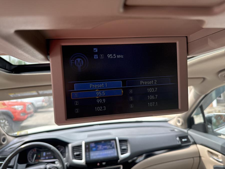 2016 Honda Pilot AWD 4dr Elite w/RES & Navi, available for sale in Shelton, Connecticut | Center Motorsports LLC. Shelton, Connecticut 2016 Honda Pilot AWD 4dr Elite w/RES & Navi, available for sale in Shelton, Connecticut | Center Motorsports LLC. Shelton, Connecticut