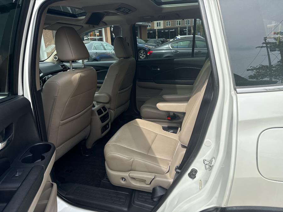 2016 Honda Pilot AWD 4dr Elite w/RES & Navi, available for sale in Shelton, Connecticut | Center Motorsports LLC. Shelton, Connecticut 2016 Honda Pilot AWD 4dr Elite w/RES & Navi, available for sale in Shelton, Connecticut | Center Motorsports LLC. Shelton, Connecticut