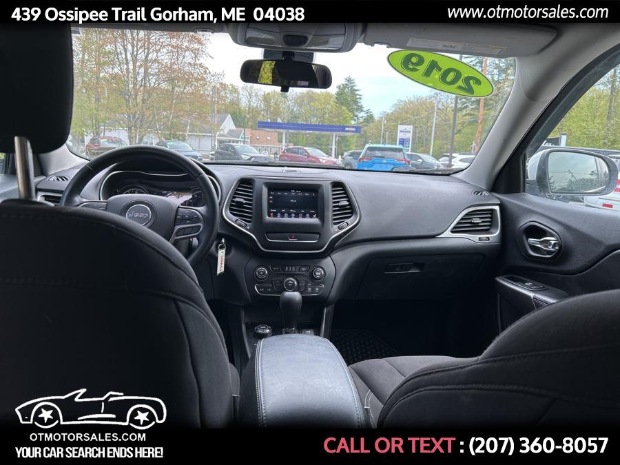 2019 Jeep Cherokee Latitude 4x4, available for sale in Gorham, Maine | Ossipee Trail Motor Sales. Gorham, Maine 2019 Jeep Cherokee Latitude 4x4, available for sale in Gorham, Maine | Ossipee Trail Motor Sales. Gorham, Maine